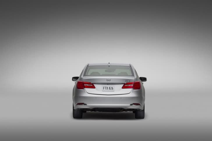 2013 Acura RLX saloon photo gallery